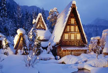 张伟丽成功卫冕女子草量级金腰带.